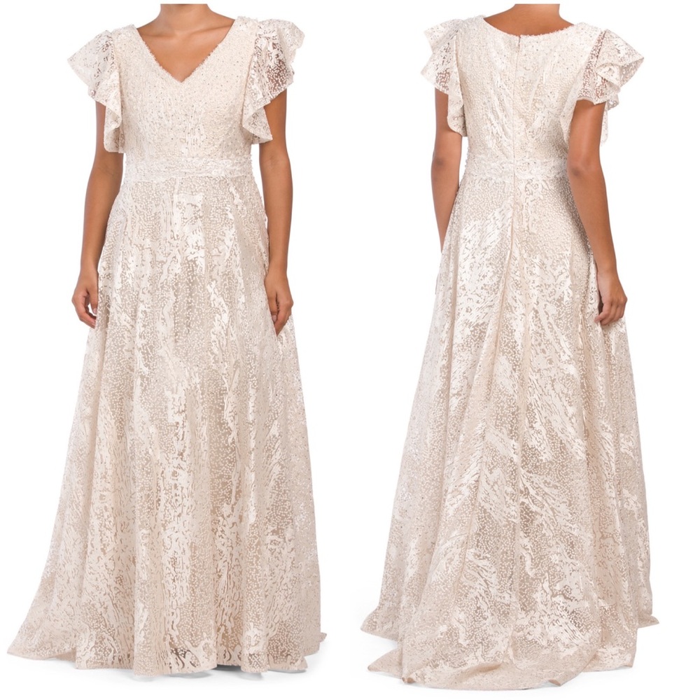 MAC DUGGAL
V-Neck Embellished Gown in Ivory Nude color